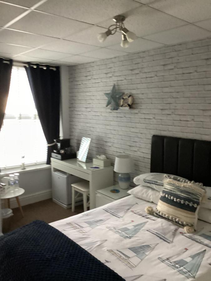 Bed and Breakfast By The Seaside Blackpool Zewnętrze zdjęcie